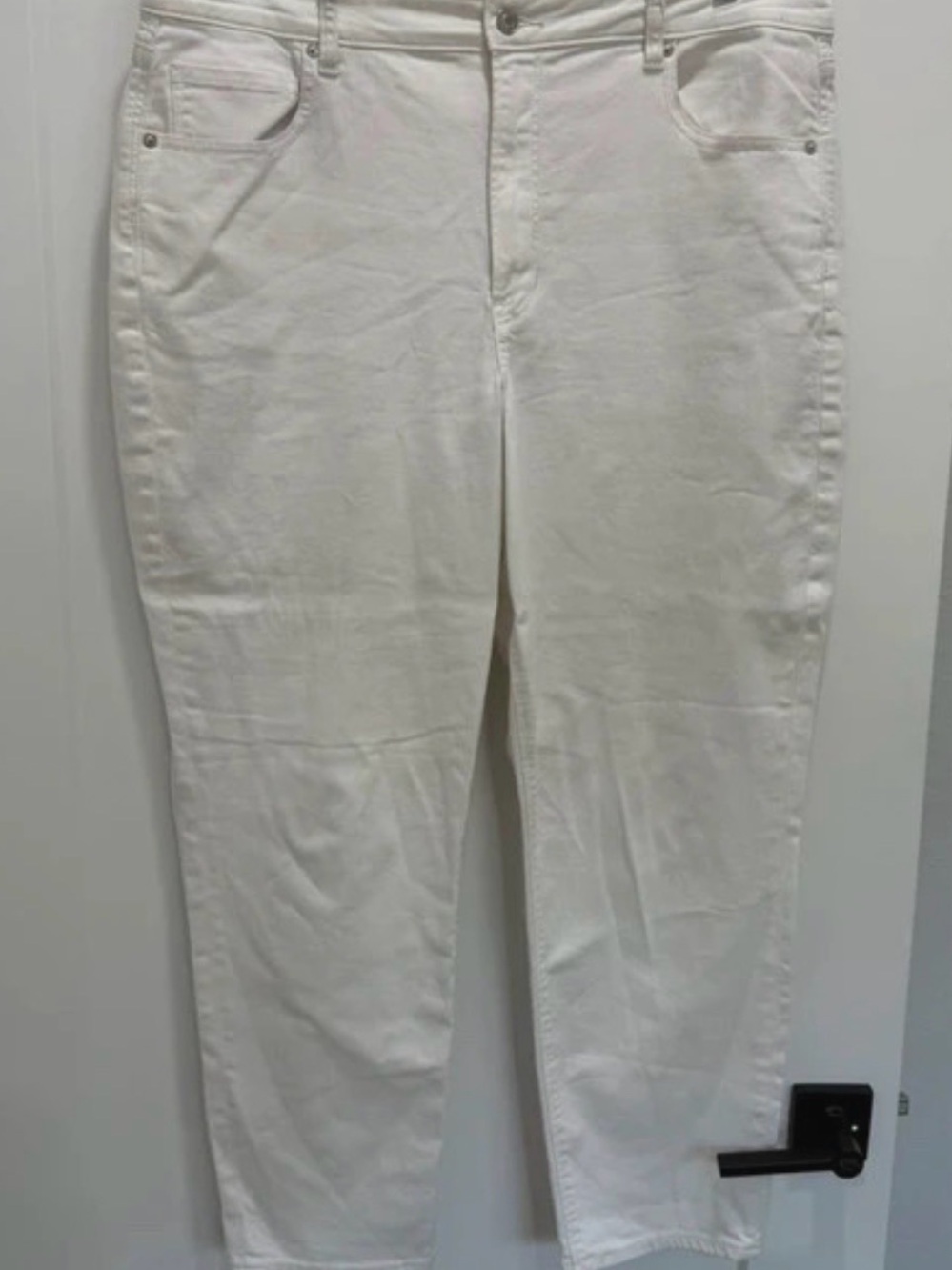 American Eagle Straight White Jeans